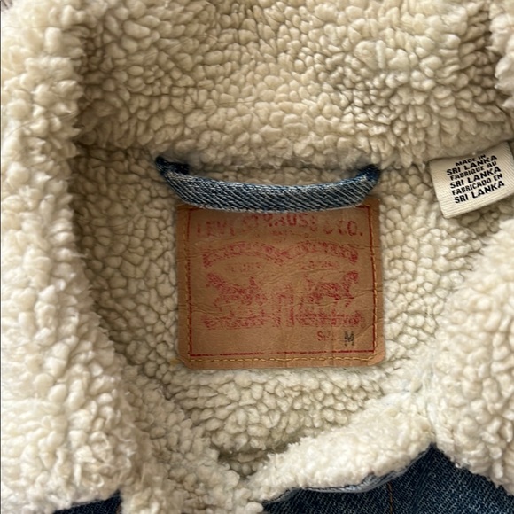 Levi's Sherpa Lined Denim Jacket - Picture 2 of 2